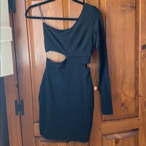 Donna Mizani black dress.